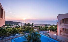 Esplanade Apartments - Heated Pool